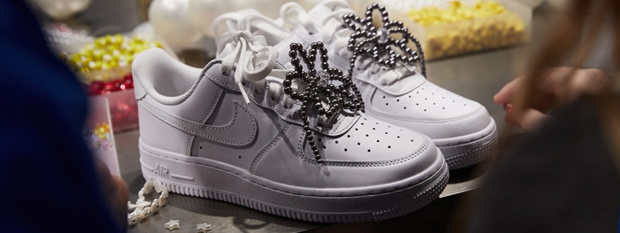 Glow up your sneakers! Sposoby na personalizację