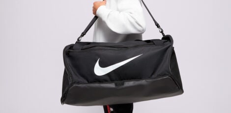 jak wyprać torbę sportową