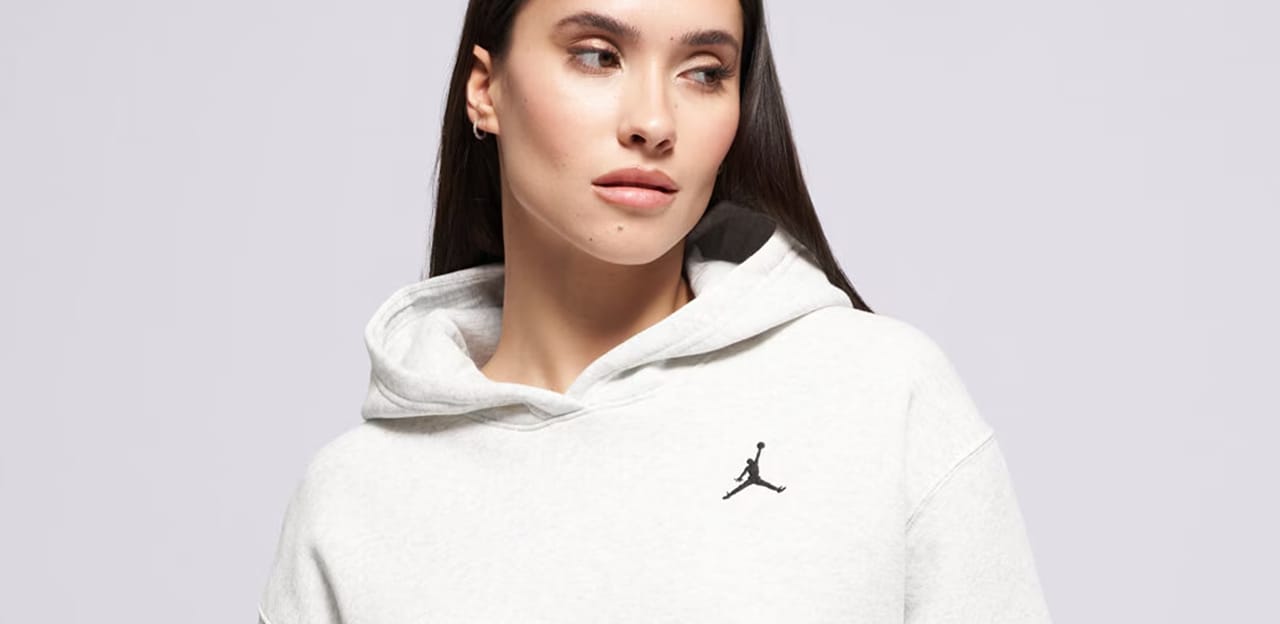 jak nosić bluzy z kapturem